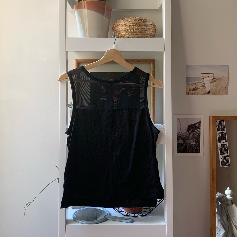 🧡Sold🧡 Comfy black tank with soft sheer top